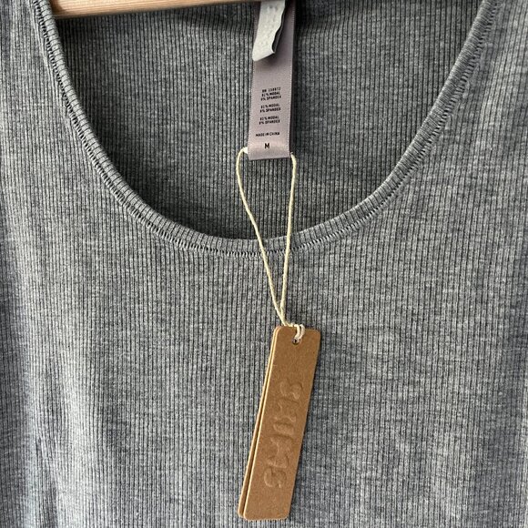 SKIMS Soft Lounge Ribbed Tank Top - Heather Grey - Size M - Picture 3 of 5